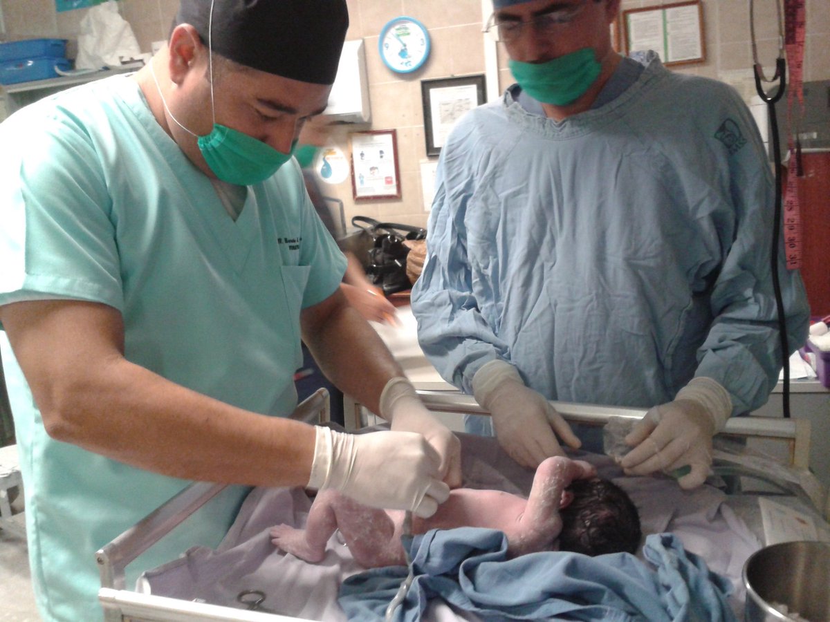 horach1201's tweet photo. Muchas felicidades a las Enfermeras y Enfermeros, en este día tan especial, por esa noble profesión que desempeñan cada día con amor, son el pilar importante en el sistema de salud, héroes y heroínas en los momentos más cruciales del paciente. Dios las y los bendiga siempre https://t.co/PBkZpg02wi