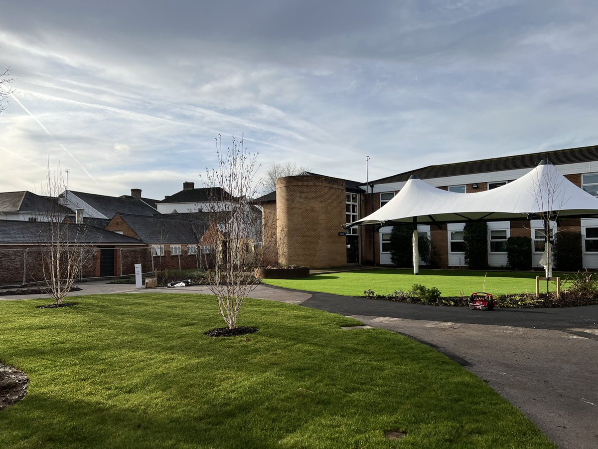 tauntonschool's tweet image. The development of the ‘Green Heart’ creation in the centre of the Taunton School campus is nearly finished 🌿

The project is due to be completed at the end of the month and it’s already looking great! #tauntonschool #campusdevelopment