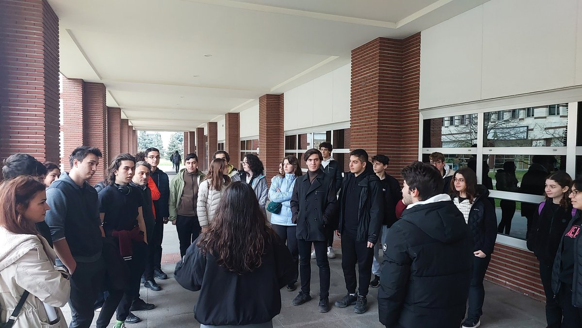 Anadolu Lisesi 11. Sınıf öğrencilerimiz ile Üniversite tanıtım gezileri kapsamında Sabancı Üniversitesi'ni ziyaret ettik. 
Bizleri ağırlayan Sabancı Üniversitesi'ne teşekkür ederiz. 
<a href="/mturanoznacar/">Mehmet Turan ÖZNACAR</a> <a href="/dincercitak/">Dinçer Çıtak</a> <a href="/kader_ulass/">Kader Ulaş</a> <a href="/neriman_derya/">Neriman Derya</a> 
<a href="/sabanciu/">Sabancı Üniversitesi</a>
