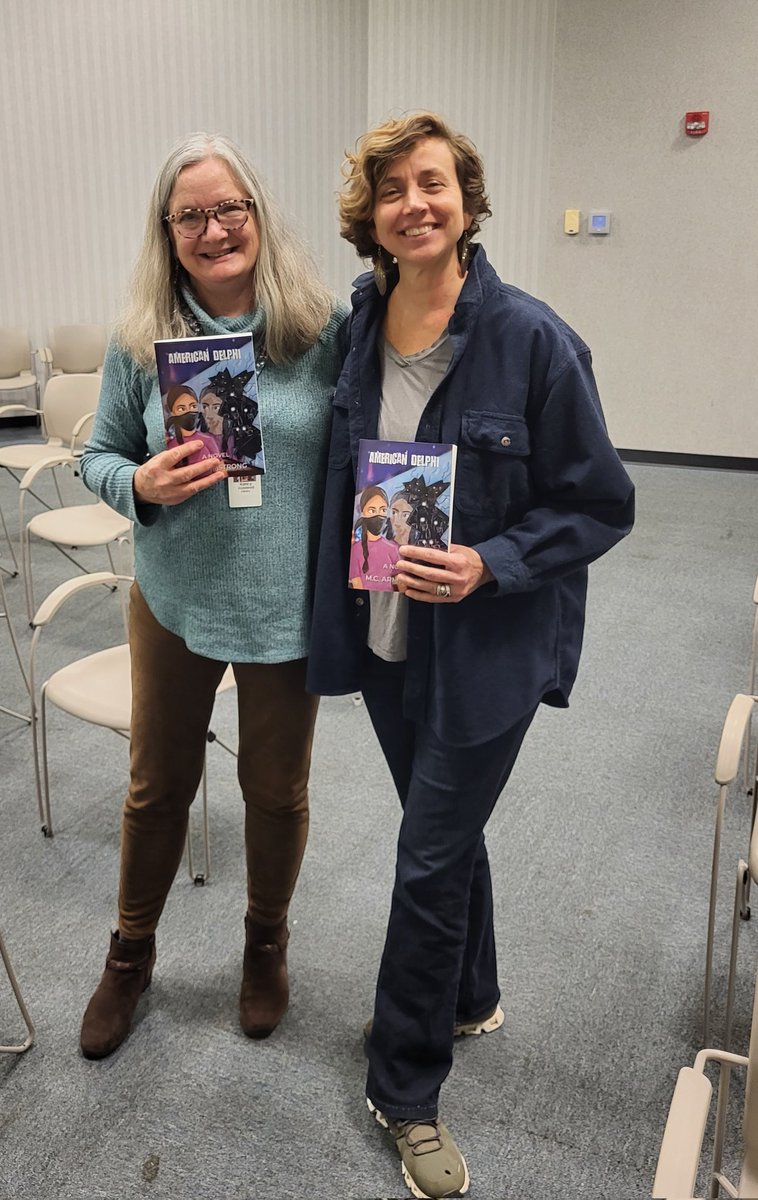 mcarmystrong's tweet photo. We talked about the burn pits & viral language. We talked about the power of #YA and the need for fearless honesty. But mostly, we talked about World War I. Then we played music :)
#MilSpeakBookTour
#BeyondTheirLimitsOfLonging
#AmericanDelphi
@MilspeakF @orthveillon @tracycrow1 https://t.co/2ej60I1DYu