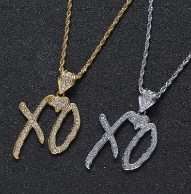 THE WEEKND XO NECKLACE. CLICK ON THE LINK TO BUY IT. 
xofinds.bigcartel.com/product/xo-nec…