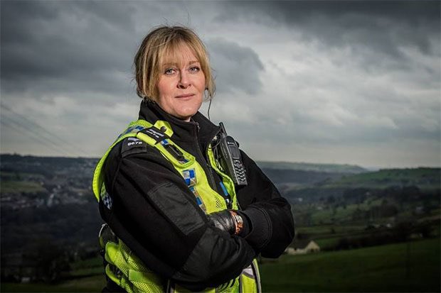 Lindamax1960's tweet photo. If you haven’t watched the amazing Police drama Happy Valley I recommend it to everyone!⭐️@QueenLancashire that plays Sarg Catherine Cawood is incredible and @jginorton that plays Tommy Lee Royce is unreal.Mentally insane is the words I’m looking for!! xxxxxx⭐️⭐️ https://t.co/yP8wJf4BdK