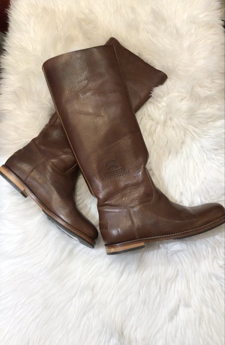 byconsignment1's tweet photo. Shabbies Amsterdam Chocolate Brown Boots, Shearling Lined - Size 38 - $325 (Also available in Black)

#designerbrands #shabbies #lookgreatforless #luxuryforless #luxurylabels #designerconsignment #fashionaddict #fashionforless #designerdeals #downtownoakville #shopoakville https://t.co/3jnUvFOsgC