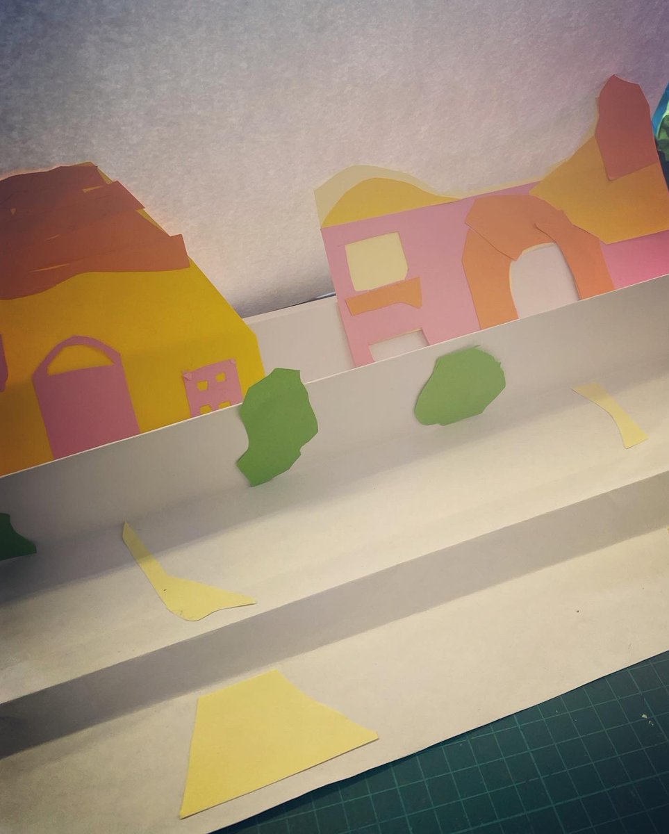 Jamila_Artist's tweet photo. Today at @DesignsInMind HEP Health and equalities programme.

Experimental #paper #sculpture #folded #towns

#paper #cut #fold #light #drawing #draw #collage #colour #shape #architecture 
#play #artsforhealth #designsinmind https://t.co/GGq2kLfrGS