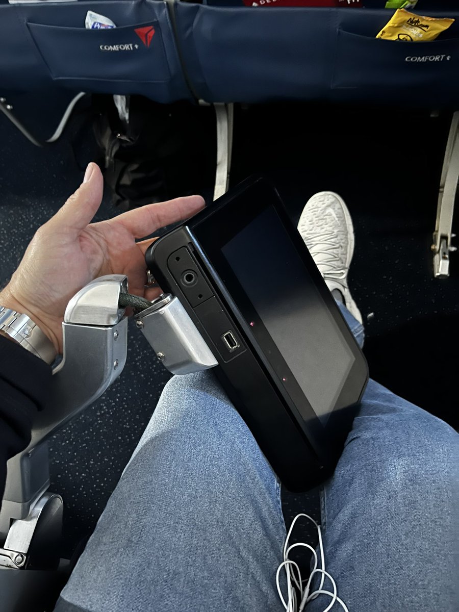 Jeff_Blazek's tweet photo. @Delta @Delta just wanted to give you a heads up that the TV screen broke off half way through my flight the other day. Flight DL0619 seat 13F. Pretty disappointed https://t.co/T0rfpGkBll