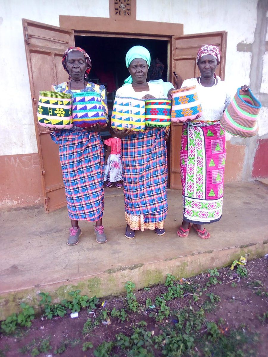 ReachTCUK's tweet image. The grandmas of the Chyulu CBO have been weaving their own beautiful baskets ready for sale!
Find out more about our charity projects and how we work with rural communities on our website:
reachthechildren.org.uk/projects
#StopPoverty #CharityProjects #Handmade #GrandmasGardens #Artisan