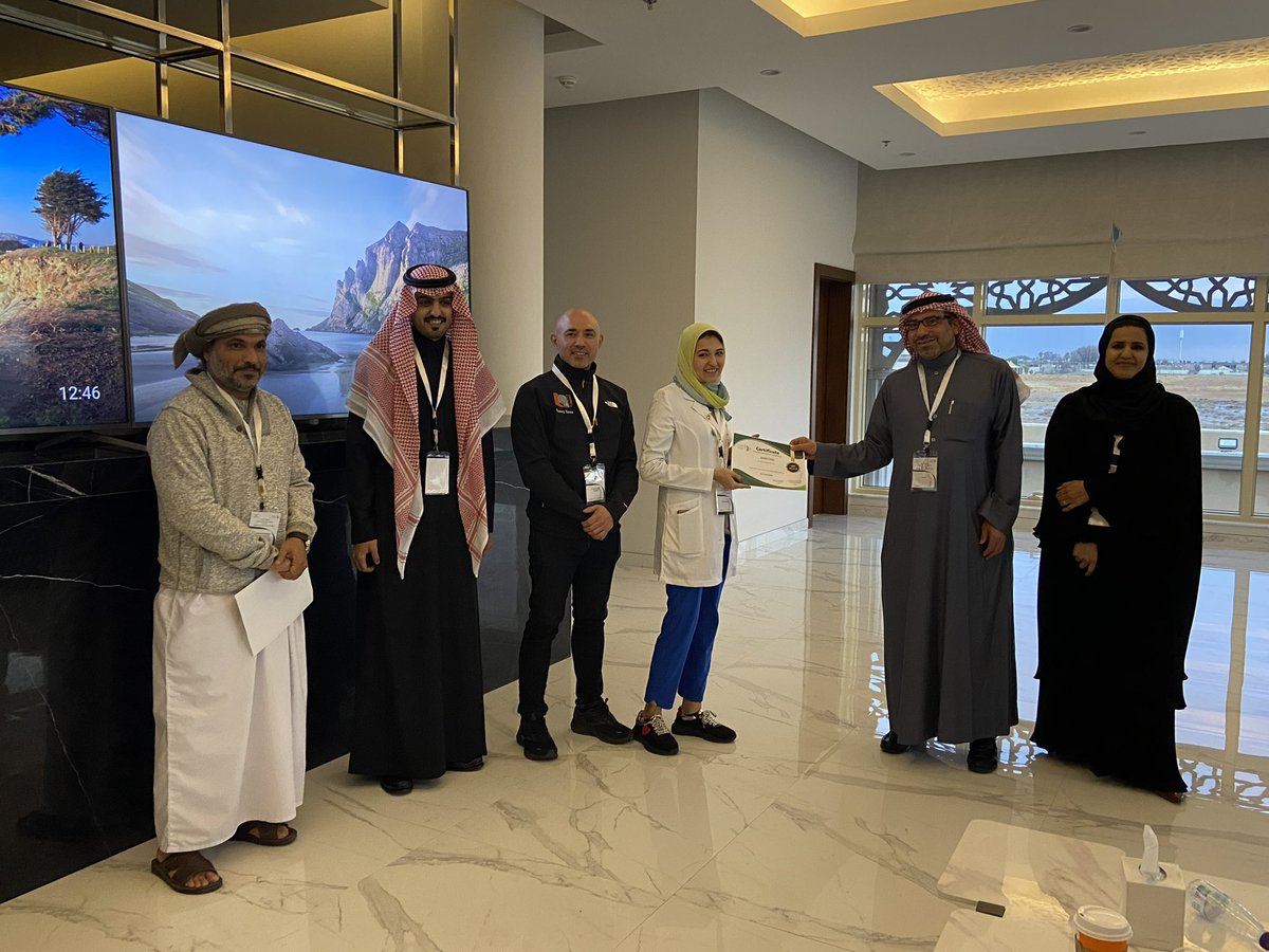 SaudiSocietyOMS's tweet photo. 📌 Happening Now: 

•Poster competition third place🥉 •

Dr. Raghad Neyaz

#8th_SSOMS_Conference https://t.co/ZKnVJUiKeX