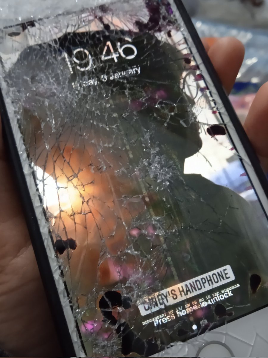 Cinnn____'s tweet photo. Giliran atiku wes rak remuk *ehh malah hpku sing remuk 😁

Subhanallah 🥰 https://t.co/pqyJTs2esx