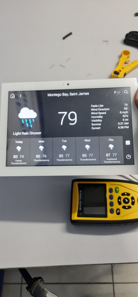 itsupportja's tweet photo. Why settle for a regular thermostat when you can have a smart thermostat? Save energy and money with a smart home. #smarthome #hometech #luxuryhomes https://t.co/V7UgYL1e9L