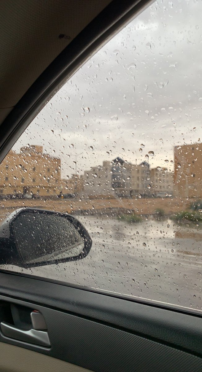 rm_r199's tweet photo. يارب وأبواب السماء تجود بماء منُهمر 
.. أمطر على قلبي غيثاً من الفرح

#الرياض  #ساعه_Iستجابه #مساء_الخير https://t.co/T6o6qLrBEA
