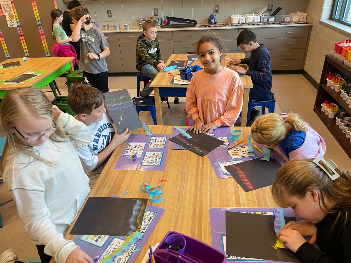 MrsEstrada031's tweet photo. 4th graders are learning about The Northern Lights, how they are formed and where you can view them. They had a blast creating their own aurora borealis art! They are so creative! #warriorartists @CMCSIWarriors @Hall_Schools https://t.co/riQApnp2GL