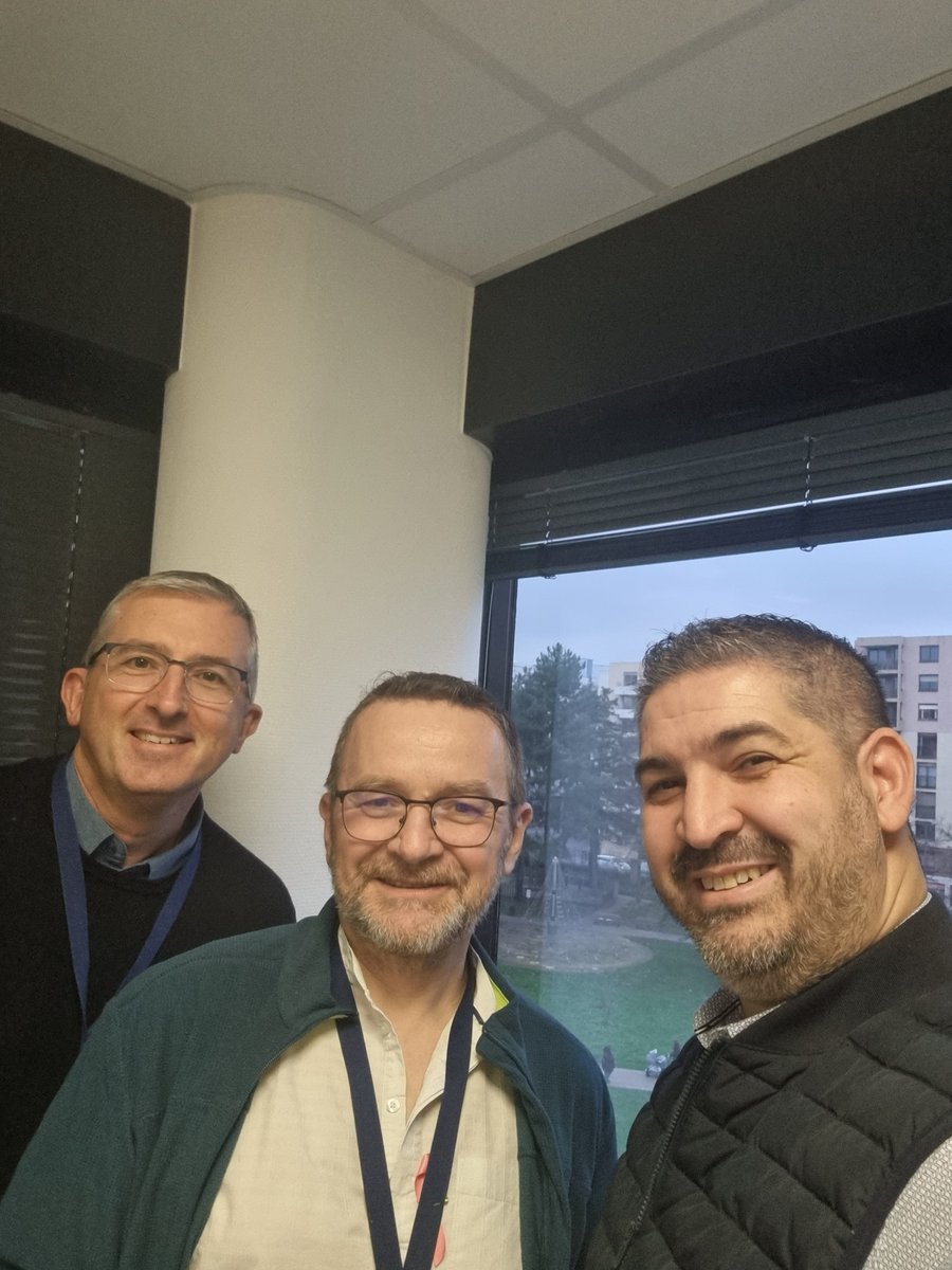 SNEC_Abderrahim's tweet photo. Le @SNEC_CFE_CGC  présent chez nos collègues de Carrefour Service Informatique à Lyon.
Merci à Stéphane et Olivier pour leur accueil et les échanges! https://t.co/sPiqOwKPOh