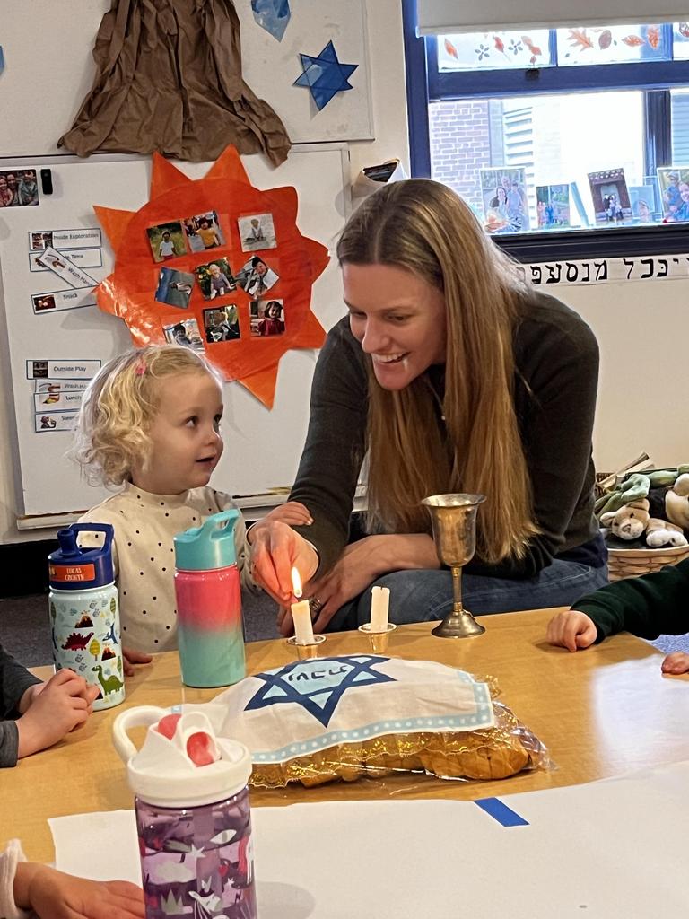FJECC_TI_Boston's tweet photo. Shabbat Shalom!
#FJECC #Boston #Brookline #preschool
#PreK #Kindergarten #Toddler #ECE #EarlyEd #education #school #Shabbat #ShabbatShalom #Friday #FriYAY #FridayFeels #FridayMood #FridayVibes #family #classroom #TempleIsraelBoston https://t.co/DhPOzaCffD