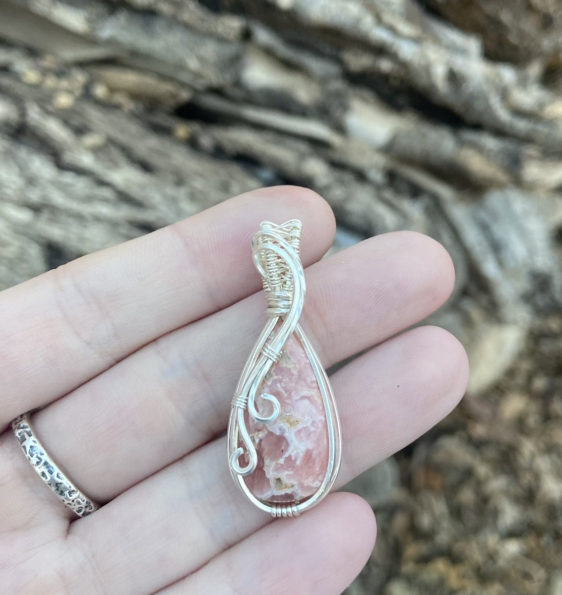 lunarfairywraps's tweet photo. my first ever sterling silver pendants are live on my website🪩🤍✨ 
https://t.co/v9COuDsLPI https://t.co/sXwdv7QVVe