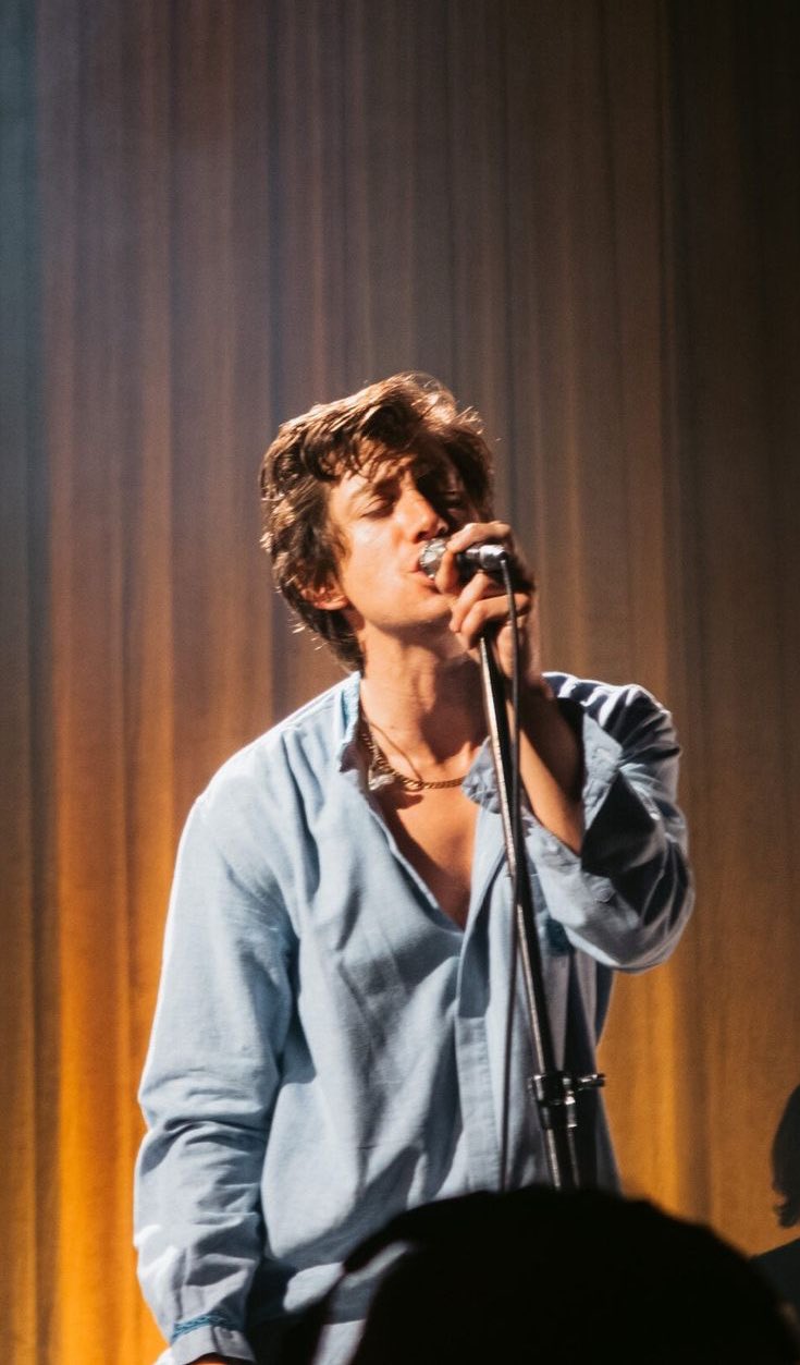 Happy 37th birthday hombre sexo alias alex turner 