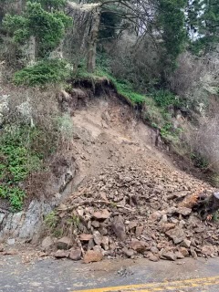 CaltransDist1's tweet photo. ROAD CLOSURE: #US101 is fully closed at #LastChanceGrade north of Wilson Creek (PM 14.25-15.3) in Del Norte County due to a slide. Crews are on scene. Currently no estimated time of reopening. Follow this page for updates. Go to https://t.co/faudYOtp7p for real-time traffic info. https://t.co/AcWXYI5HO9