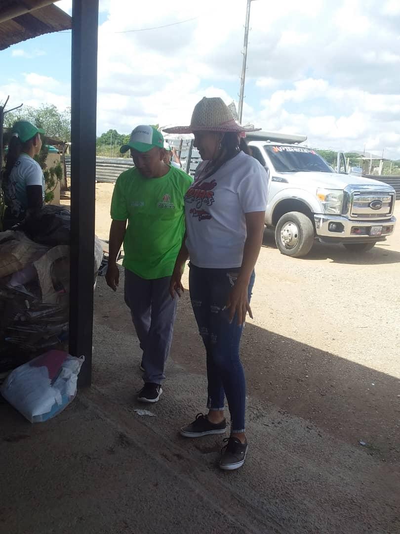 #6Enero Por orientaciones del Ciudadano Alcalde Luis Jonas Reyes, continua la recolección de plástico (PET...) a través de los comité de gestión de desechos sólidos y reciclaje. Villas del Sol Parroquia Unión. JUNTOS RECICLAMOS-JUNRECA.