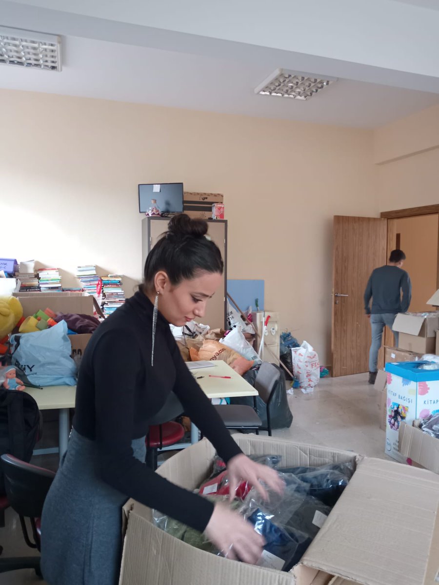 Anielindetutan1's tweet photo. Emeği geçen herkese teşekkürler.
#letssavetheworld #anielindetutanlar #koü #gazanferbilgemyo #yardimlasma #kocaeliuniversitesi #kesfet #kesfetteyiz #trend #viral https://t.co/19jKc1v0Hg