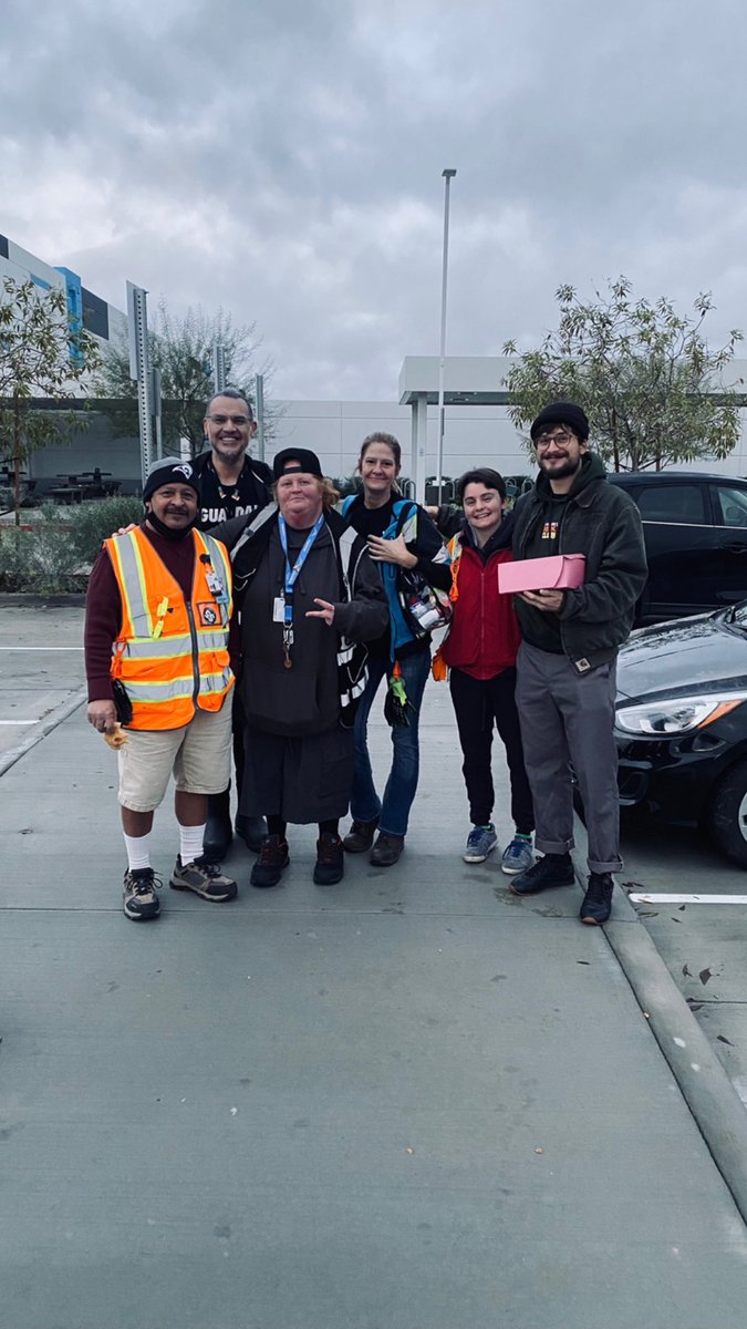 ieamazonworkers's tweet image. ATTENTION:Proud to announce Sara went back to work today. All our strong efforts &amp;amp; support stopped Amazon in their tracks while retaliating against one of our strong leaders💪

Worker Power = STRENGTH🔥
Community Support = RESILIENCE✊
#ieamazonworkers #amazonhurts #makeamazonpay