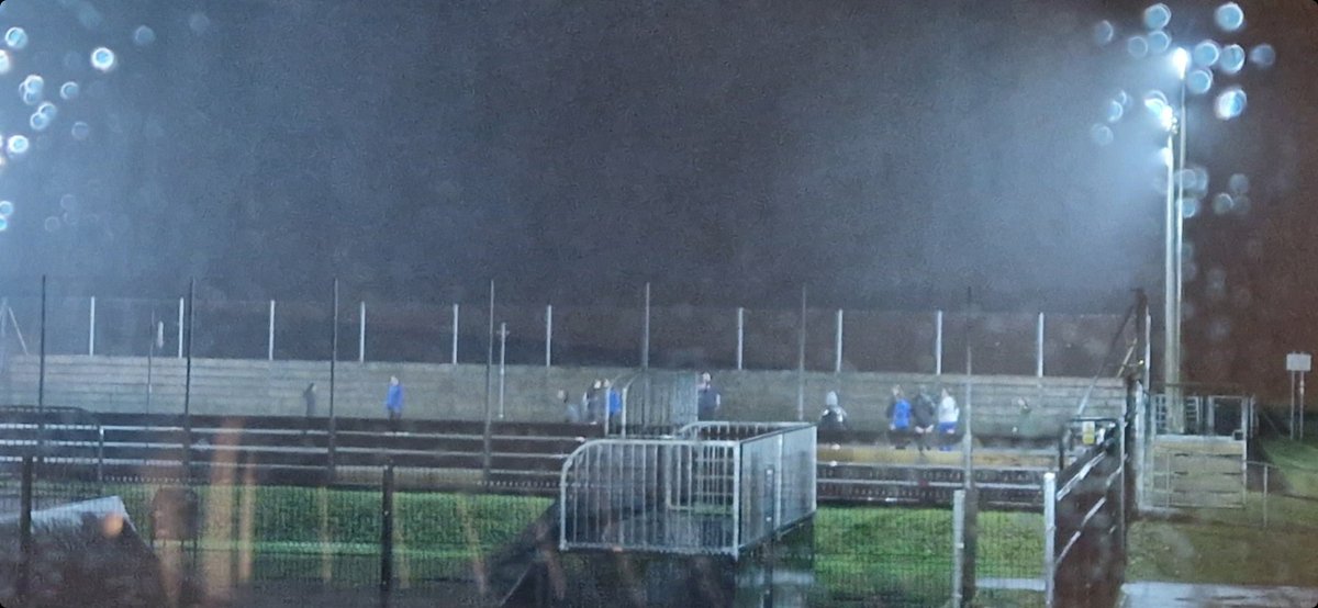A bit of rain is not going to stop our u14s girls from training 👍although all parents are looking on from the dry and warmth of their cars 😉

Happy New Year all 

#WeCare
#GirlsRule