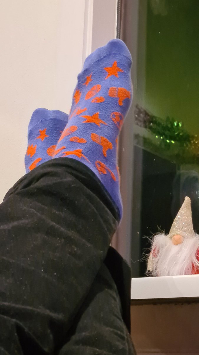 Amma gamla hefði orðið 91 árs í dag. Því er fagnað með því að leyfa jólaskrautinu að vera 1 degi lengur. #ammagamla #tasumyndir #ekkialliráTene