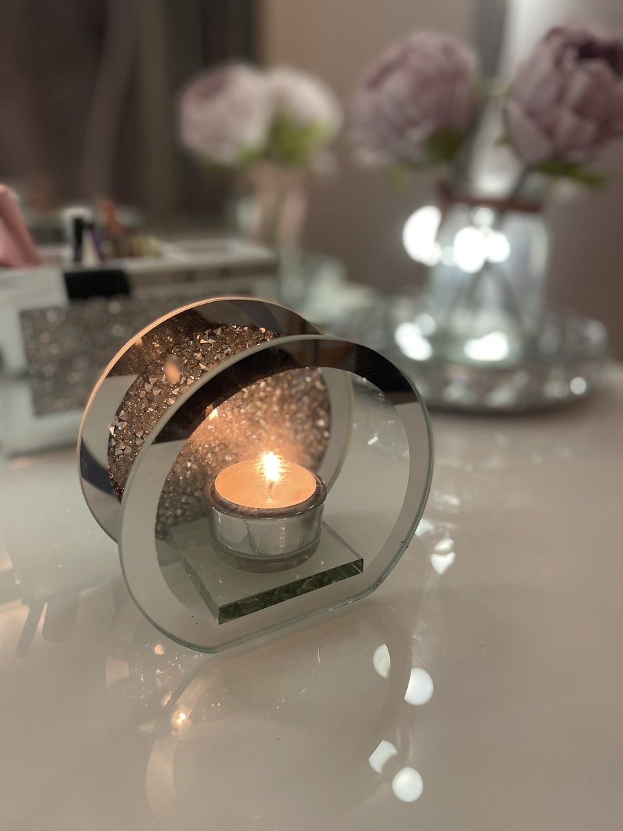 Kelley L tweet media