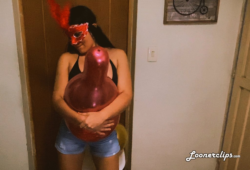 loonerclips's tweet photo. New clip¡
AMATEUR SIT2POP - BECKY´S FIRST SIT TO POP EVER
https://t.co/kUy7HQDMZ6
#Looner #Balloonfetish #Sittopop #Sittingonballoons #Hugtopop #latin #Loonerclips #amateur https://t.co/UDGXek6Xwq