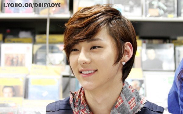 nuest rare/old pics tweet media