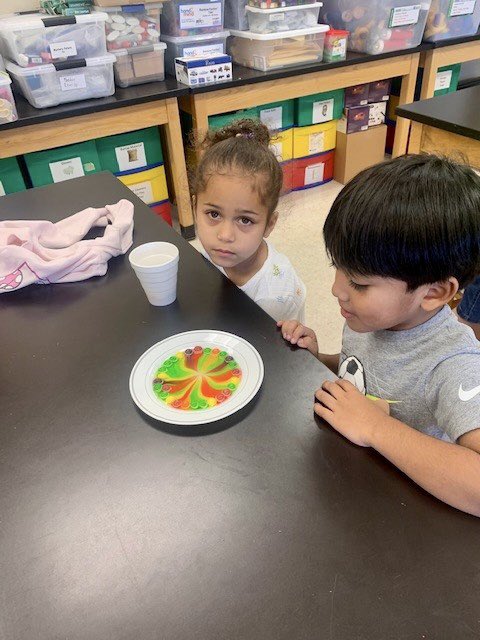Our Pre-K Pelicans had so much fun learning about Color Science in the Stem Lab!🎨😊🔬@PESMathScience <a href="/PoincianaCCPS/">Poinciana Elementary</a> <a href="/CCPS_PRE_K/">Collier County Public Schools PRE-K Programs</a> #CreateCaptivateCelebrate