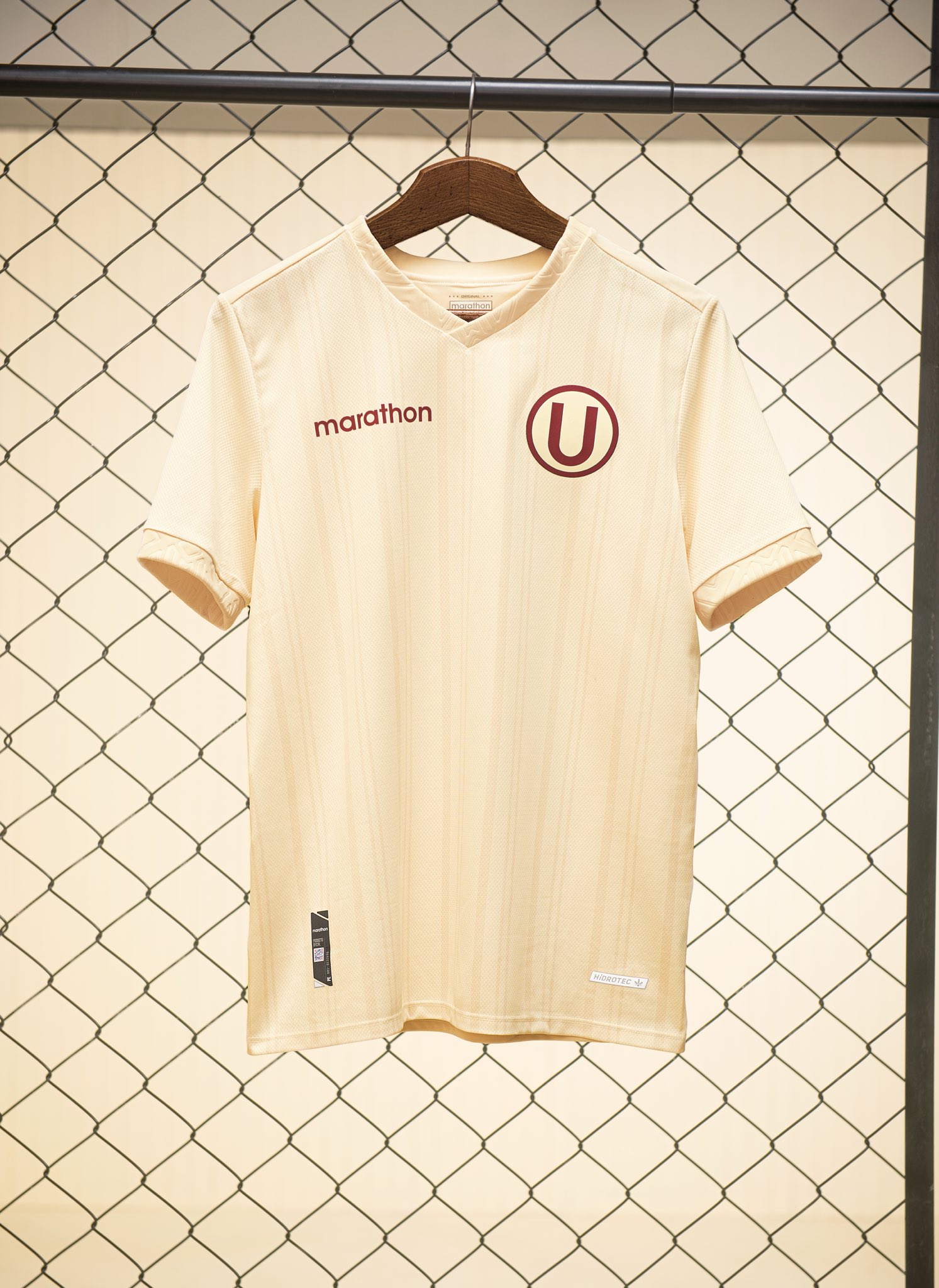 Polos de la u marathon hotsell