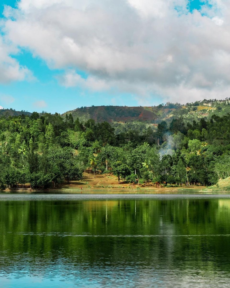 Etang Bossier , Haïti 🇭🇹 
Dans le Département du Sud-est,Jacmel 
EN #HAÏTI 🇭🇹

Un endroit à visiter