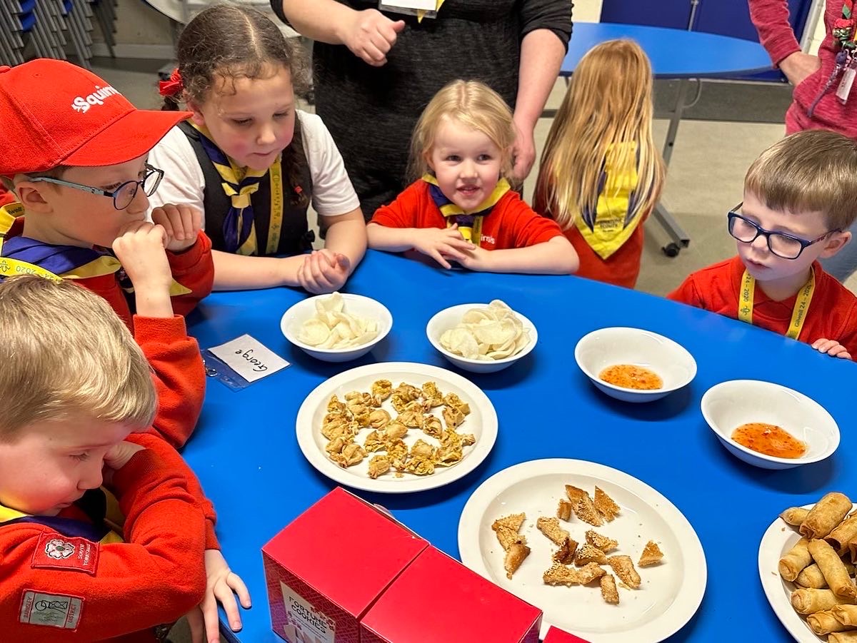 It’s been a fun week for our Cubs and Beavers, who enjoyed an evening of games. Squirrels celebrated Chinese new year by making paper lanterns and also sampled lots of new foods!