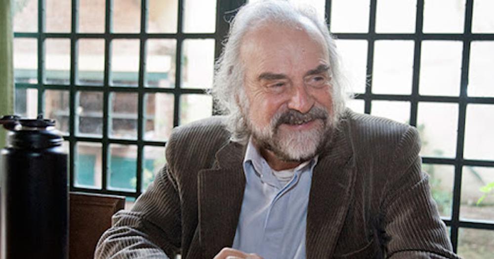 CAMargentina's tweet photo. El consultor, analista político y sociólogo Ricardo Rouvier falleció el lunes 2 de enero pasado en la ciudad de Buenos Aires a la edad de 80 años.

Desde CAM expresamos nuestro pesar y hacemos llegar a sus familiares y allegados nuestro sentido pésame. https://t.co/B7gI16zE2I