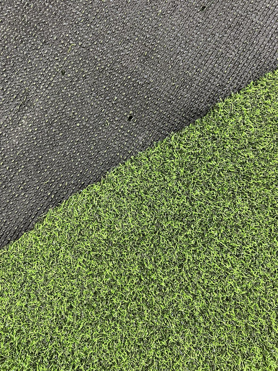 Emerald 85 Putting Green⛳️
-
Tested and designed to keep you on the top of your game!
.
.
.
#turf #puttinggreen #puttputt #putter #putt #putting #golf #golfball #teebox #golftee #malbon #nike #sports #golflife #puttputtgolf #backyardputtinggreens #backyard #design #landscaping