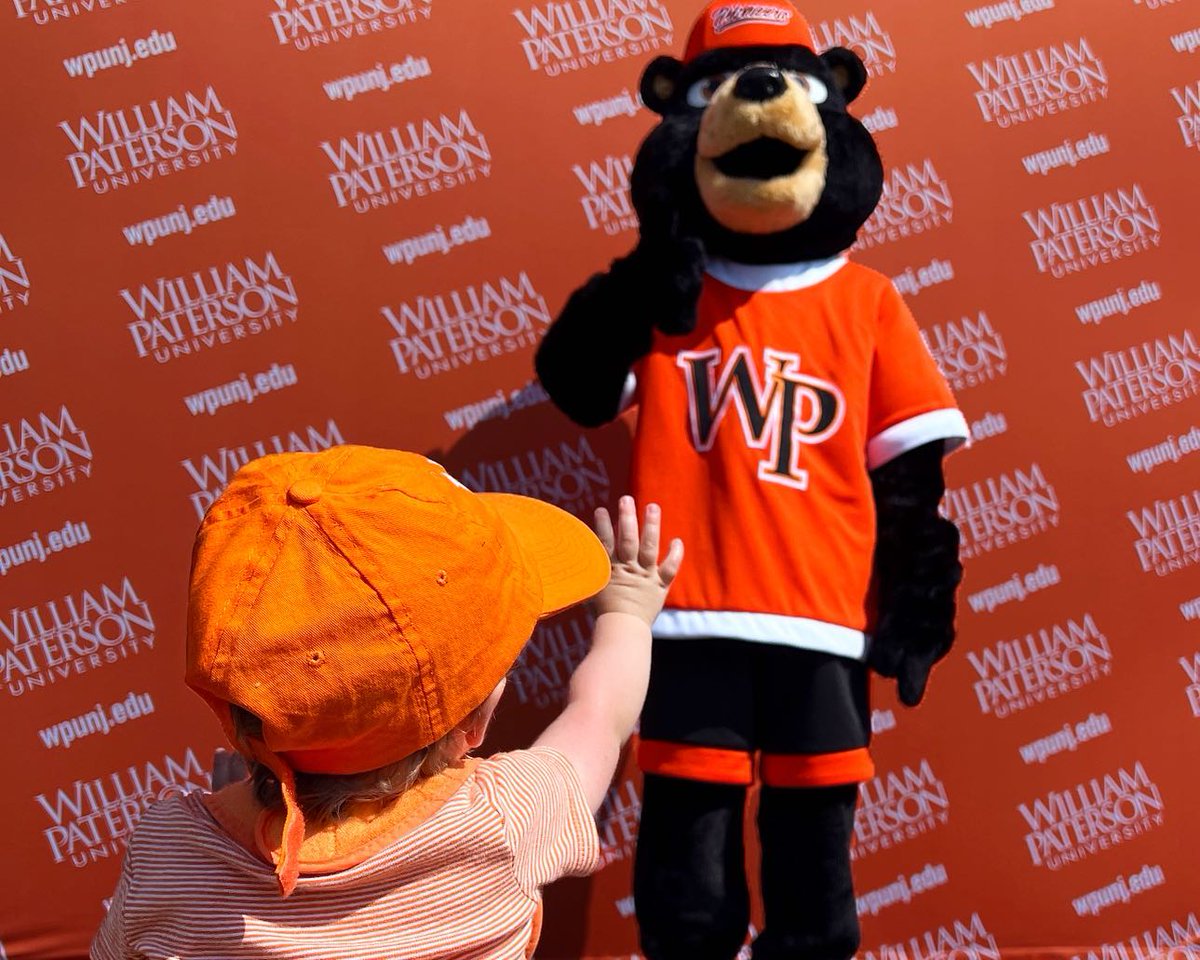 When you know, you know 😉 But visiting #wpunj campus sure does help when making a decision 🧡🖤 Schedule an in-campus tour this month with <a href="/WPUNJ_Admission/">WP Admissions</a> by clicking here 👉 bit.ly/3VRXifK and learn what it’s like to become a Pioneer 🐻 #wearewillpower #nj