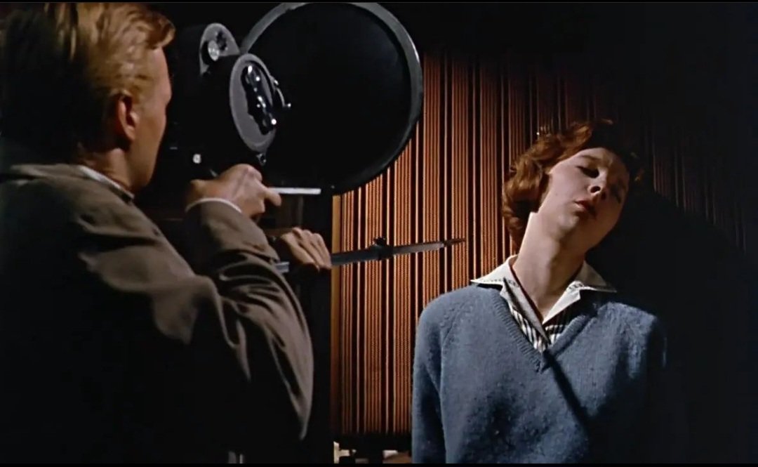 Peeping Tom. 1960.
Director: Michael Powell.

#horror #horrormovie #horrormovies #1960shorror #britishhorror