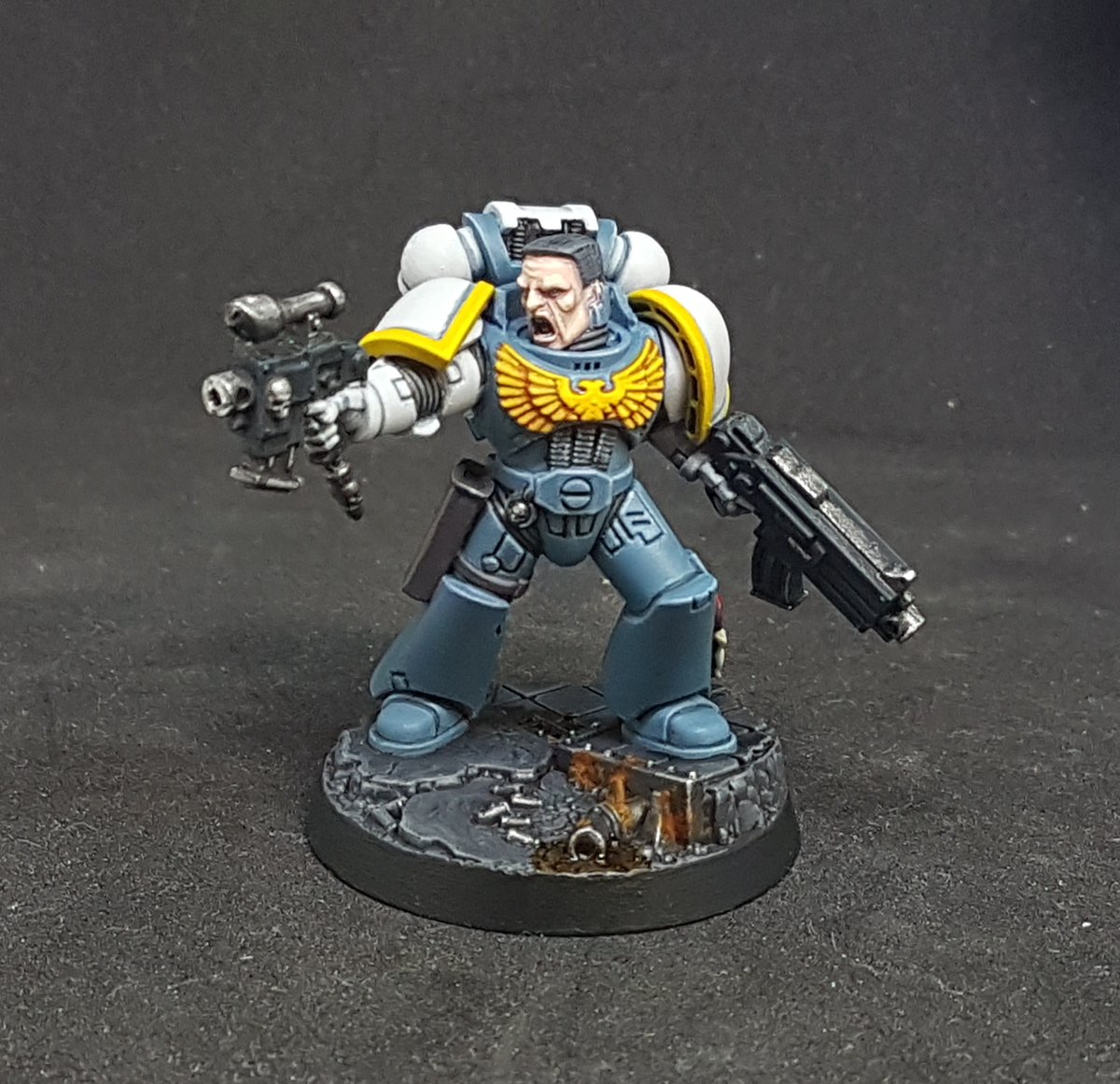 Bram_Paints's tweet photo. @DarrenLatham Painted up one of the Space Marine Heroes in the scheme a whole back but the rest of the army didn't quite make it beyond the planning stages. https://t.co/m08xgYkki7