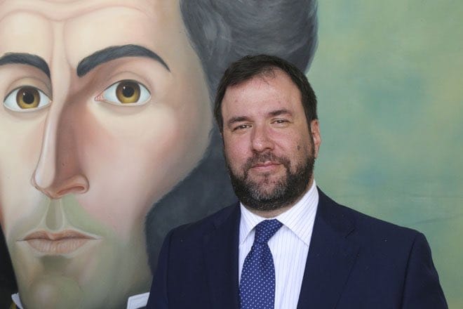 He designado a Yván Gil Pinto, nuevo canciller de Venezuela, una responsabilidad que estoy seguro que desempeñará con gran profesionalismo. Agradezco a Carlos Faria por su destacada labor, en los próximos días le vendrán nuevas tareas.