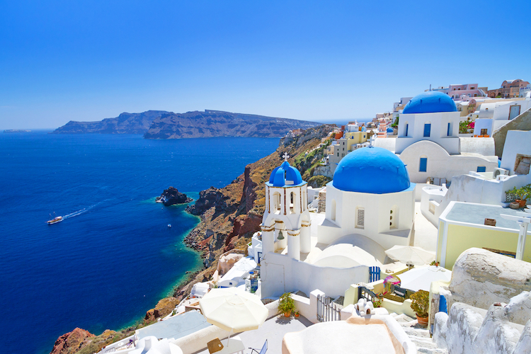 TravelersJoy's tweet photo. From the Honeymoon Blog: 10 reasons why Santorini is the best #honeymoon destination --> https://t.co/MATvr4Cd0M #santorinihoneymoon #greecehoneymoon #skiptheblender https://t.co/htfSw5LAGk