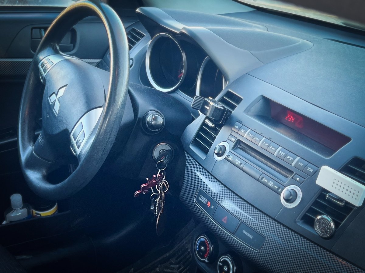 RCMPAlberta's tweet photo. #Whitecourt RCMP remind residents not to leave vehicles running with doors unlocked and keys inside after more than five vehicle thefts were reported over 10 days in December. If you’re going to let your car warm up, make sure to keep it locked and secure! #SaferAB https://t.co/qCm5atxVj1