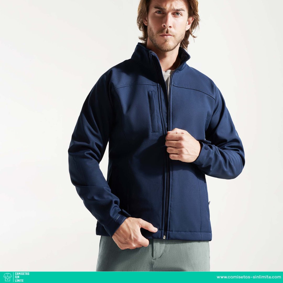 CamisetasLimite's tweet image. #Chaqueta Rudloph con tejido #Softshell para hombre #Roly
El Softshell es adecuado para la producción de #ropadeportiva y de aire libre, ya que se considera cálido, a prueba de viento, repelente a la suciedad y al agua y transpirable.
100 por ciento #poliéster (PES)