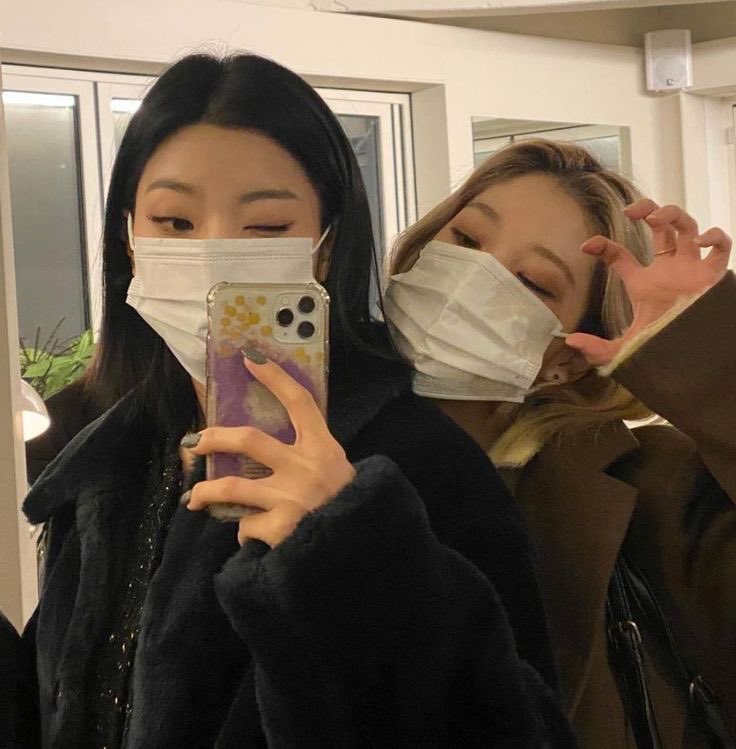 SEOTONlN's tweet photo. happy romsae day ♡

#HAPPYSAEROMDAY 
#우리의_빛나는_리더_새롬 https://t.co/HDvCq3y7Wt