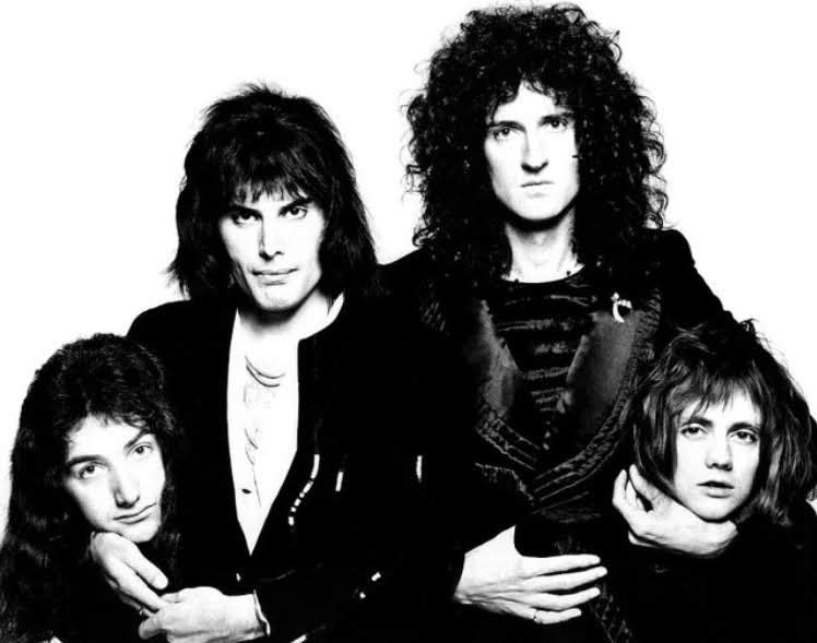 John, Freddie, Brian and Roger 

La Valbonne(Studio Valbonne), Permanently closed🥺

Kingly Street, London, UK
1975
C/©︎: Photo by Terry O'Neill

#freddiemercury #brianmay #rogertaylor #johndeacon #queen

instagram.com/p/CnFAyjTr352/…