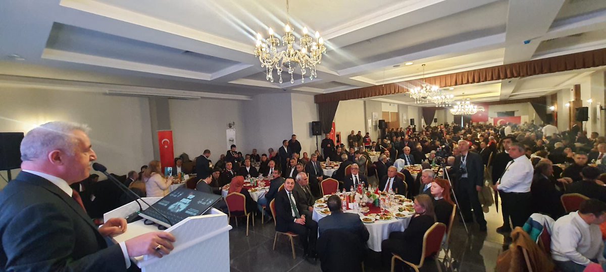 Sarıkamış Şehitlerinin 108. yılı anma programında şehit ve gazi aileleri onuruna verilen yemekte duygularımızı katılımcılarla paylaştık. 

Donmak pahasına şehadet şerbeti içmeye götüren ruhu anlamalı, anmalı ve anlatmalıyız. 

Ruhları şad, mekanları cennet olsun.