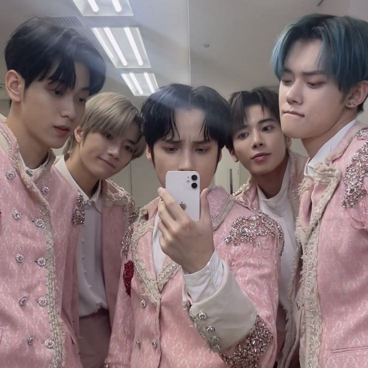 letsbemoas's tweet image. Momentos que mantienen humildes a TXT 

𓇬   𓈒   @TXT_members !