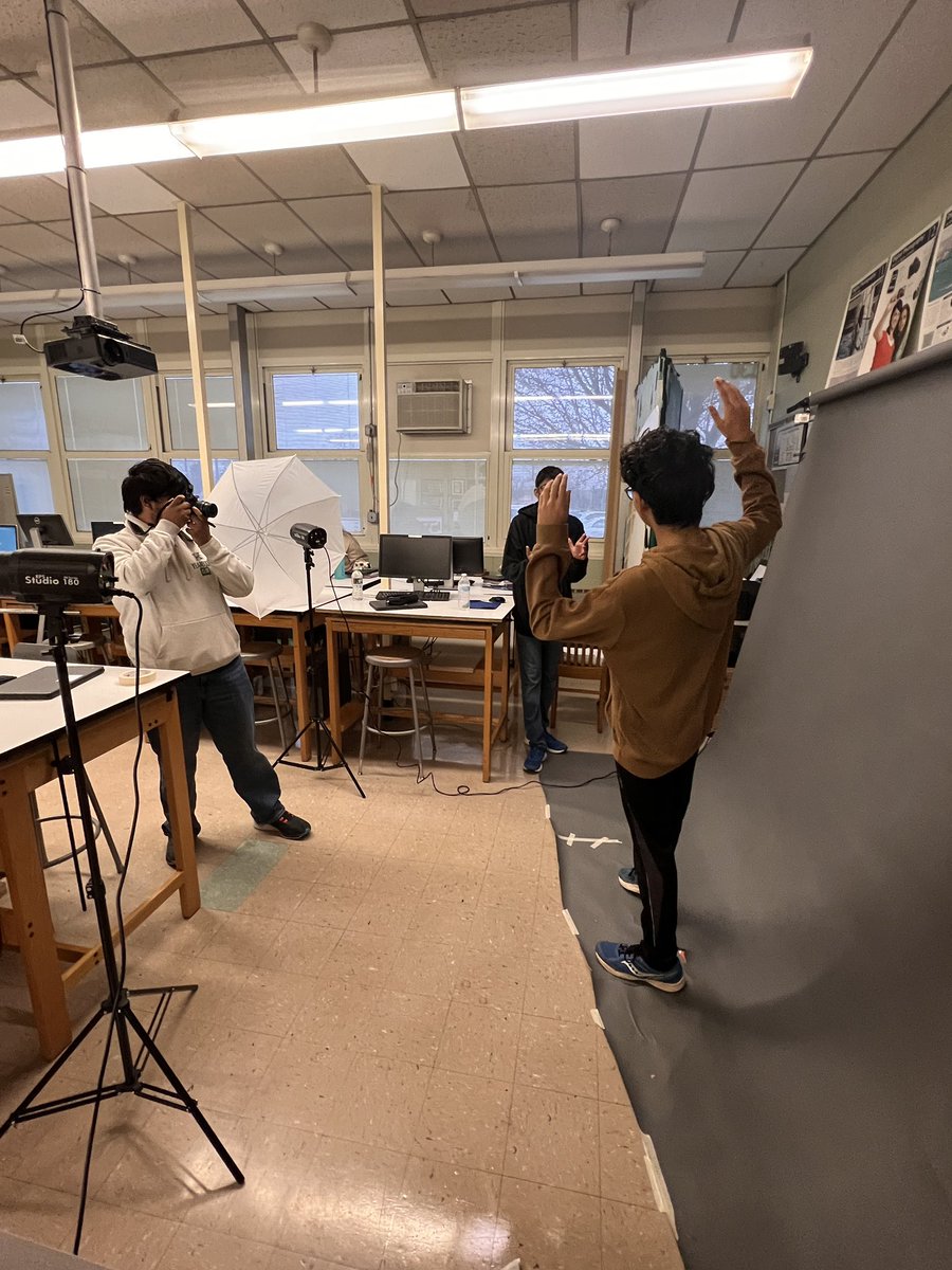 📷 A little BTS of our students photographing one another in Digital Photography today! #JFKMHSpride
