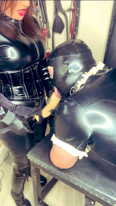 Latex sissy slut maid cleans Latex clad Mistress&rsquo; cock https://t.co/FT7Ar52mso https://t.co/oMcQdiAV<a href="/tag/haircutfetish"class="tags"><span>#haircutfetish</span></a>
