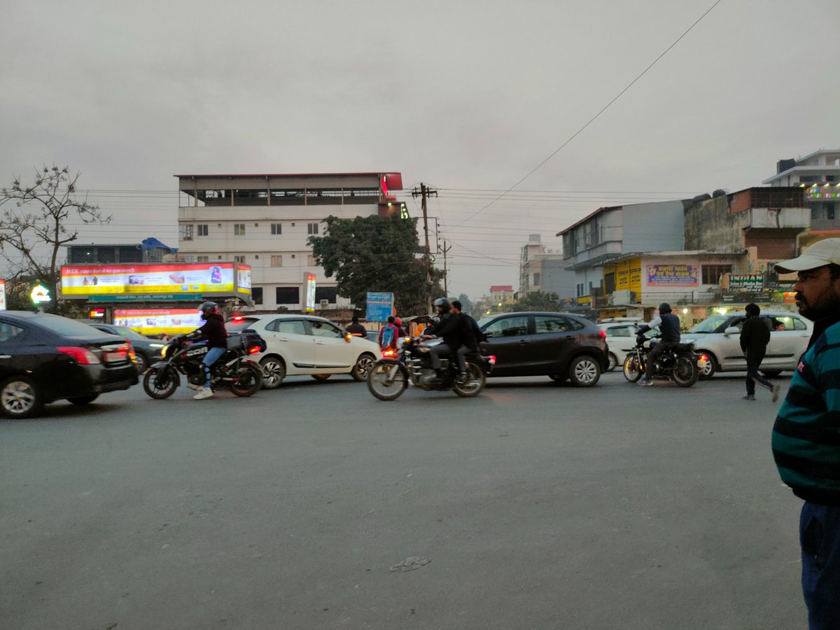 This is everyday mess at Chandrabani Chowk Dehradun.
Everyone coming from any side they can.
Please install traffic light here🙏lets not wait for horrible accidents. <a href="/smartcityddun/">Dehradun Smart City Ltd.</a> 
<a href="/SPTrafficDoon/">Dehradun Traffic Police</a> <a href="/dmdehradun/">District Magistrate, Dehradun</a> <a href="/Anoopnautiyal1/">Anoop Nautiyal</a> 
#RoadSafetyDehradun