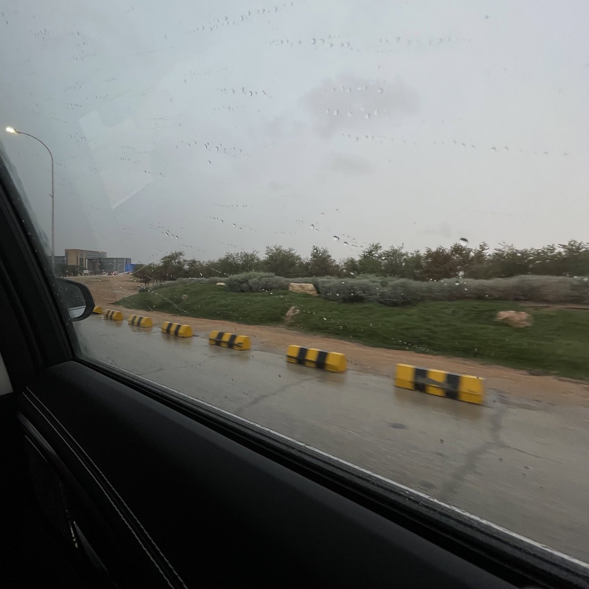 lRGHADl's tweet photo. يانجد جعل مروّح الغيث يسقيك
يعلّ ريانك ، ويسقي ضمايـاك. https://t.co/cNqVEO51r0