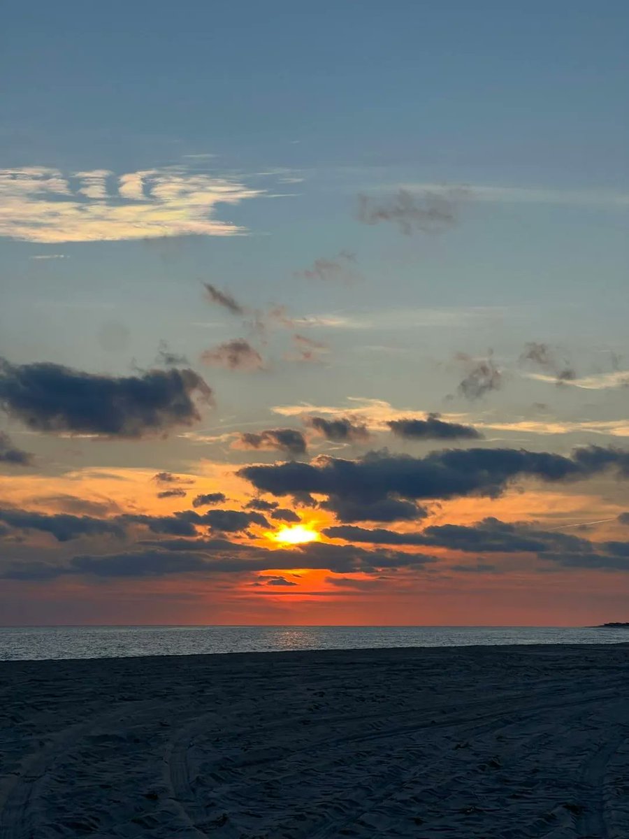 TheDrakeInn's tweet photo. Good morning from The Drake Inn, have a great weekend π
#thedrakeinn #goodmorning #thehamptons #vacationrentalhomes #vacationrentals #hamptonbays #waterfrontliving #waterfrontproperty #waterfronthotel #hamptonsbeach #hamptonsbound #hamptonsclassic #longislandbusiness https://t.co/xfCgZd0odJ